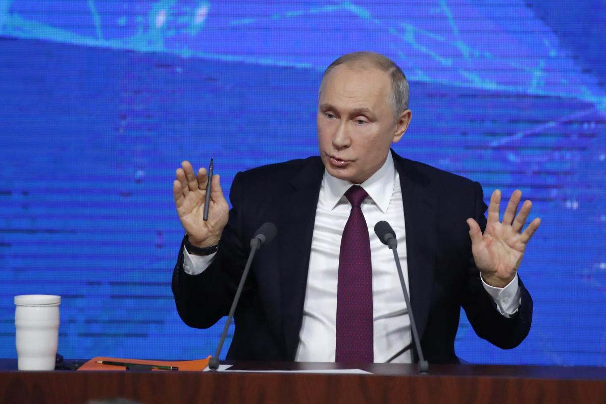 Президент РФ Владимир Путин утверждает, что хотел бы, «чтобы на всей территории Украины, в том числе, и на Донбассе, были мир и процветание»